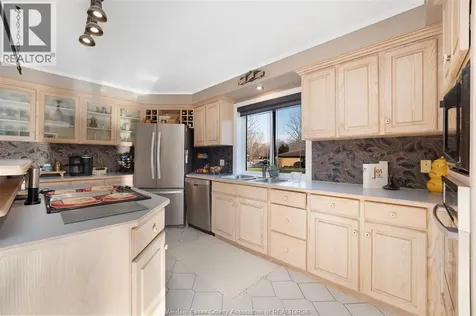3035 Rowley Park Drive Kingsville ON N9Y 3S8