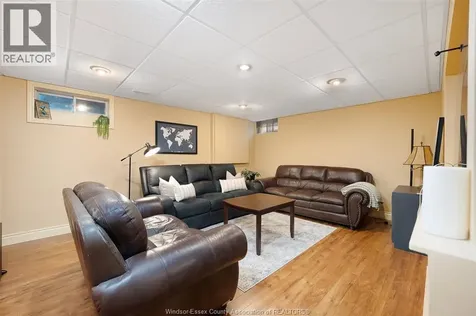 3035 Rowley Park Drive Kingsville ON N9Y 3S8