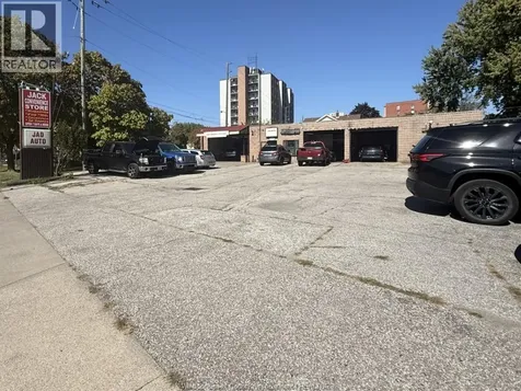 3414 Wyandotte Street East Windsor ON N8Y 1G1