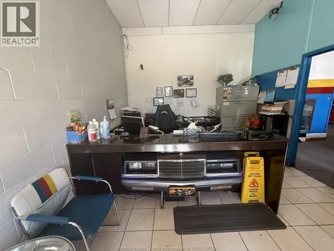 3414 Wyandotte Street East Windsor ON N8Y 1G1