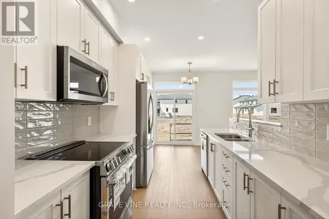 122 San Felice Circle Ottawa ON K2S 2S7