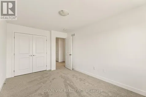 122 San Felice Circle Ottawa ON K2S 2S7