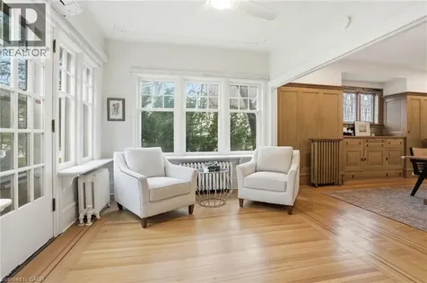 18 Inglewood Drive Hamilton ON L8P 2T2