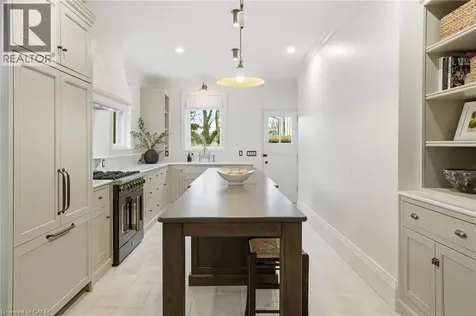 18 Inglewood Drive Hamilton ON L8P 2T2