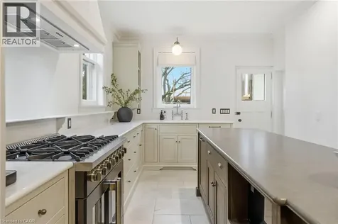 18 Inglewood Drive Hamilton ON L8P 2T2