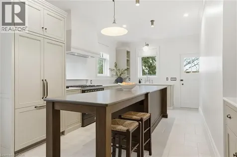 18 Inglewood Drive Hamilton ON L8P 2T2