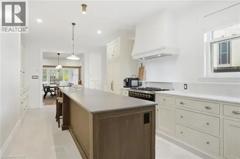 18 Inglewood Drive Hamilton ON L8P 2T2