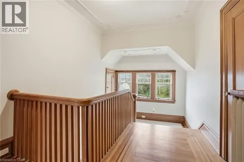 18 Inglewood Drive Hamilton ON L8P 2T2