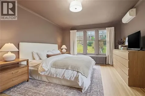 18 Inglewood Drive Hamilton ON L8P 2T2