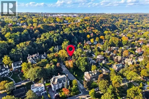 18 Inglewood Drive Hamilton ON L8P 2T2