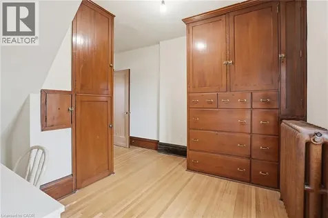 18 Inglewood Drive Hamilton ON L8P 2T2