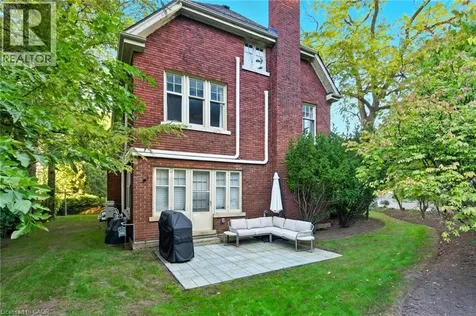 18 Inglewood Drive Hamilton ON L8P 2T2