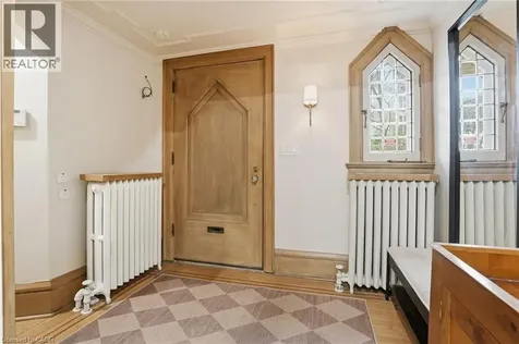 18 Inglewood Drive Hamilton ON L8P 2T2