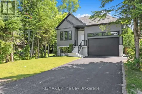 35 48th Street North Wasaga Beach ON L9Z 1Y3