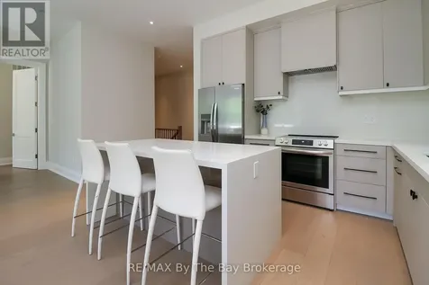 35 48th Street North Wasaga Beach ON L9Z 1Y3