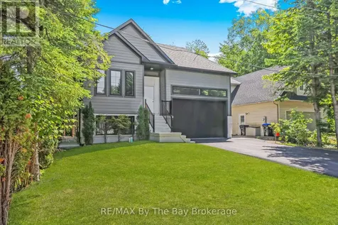35 48th Street North Wasaga Beach ON L9Z 1Y3