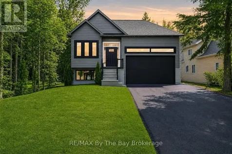 35 48th Street North Wasaga Beach ON L9Z 1Y3