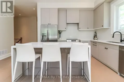 35 48th Street North Wasaga Beach ON L9Z 1Y3