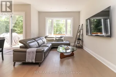 35 48th Street North Wasaga Beach ON L9Z 1Y3