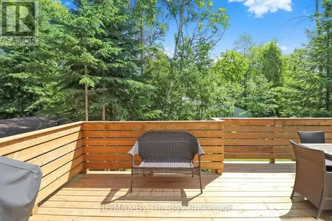 35 48th Street North Wasaga Beach ON L9Z 1Y3