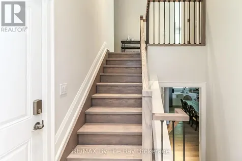 35 48th Street North Wasaga Beach ON L9Z 1Y3