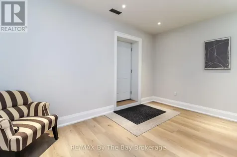 35 48th Street North Wasaga Beach ON L9Z 1Y3