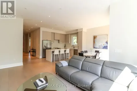 35 48th Street North Wasaga Beach ON L9Z 1Y3