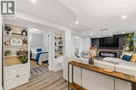 120 Elgin Crescent Waterloo ON N2J 2S4