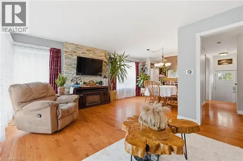 120 Elgin Crescent Waterloo ON N2J 2S4