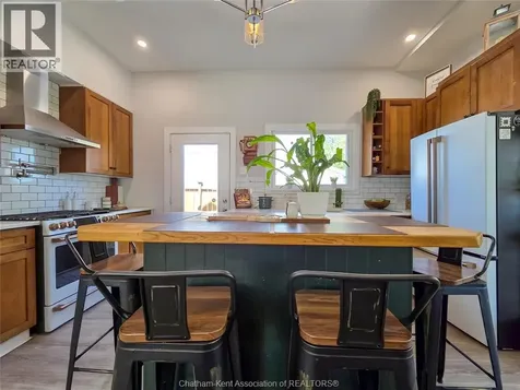 81 Sandys Street Chatham ON N7L 3P5
