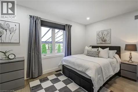 29 Wiltshire Place Ancaster ON L9K 1M4