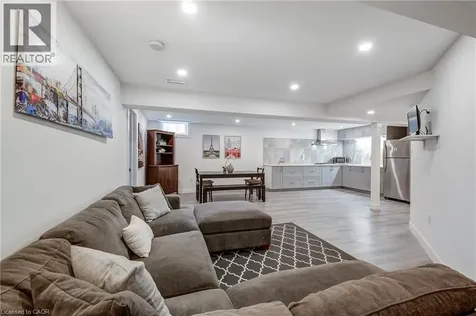 29 Wiltshire Place Ancaster ON L9K 1M4