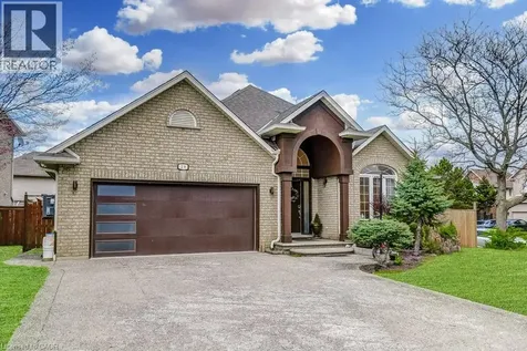 29 Wiltshire Place Ancaster ON L9K 1M4