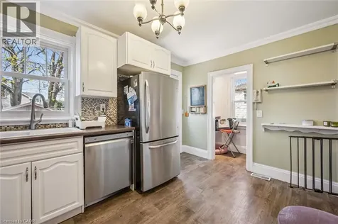 15 Waterside Avenue Cambridge ON N1R 1E8