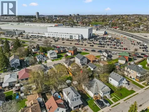15 Waterside Avenue Cambridge ON N1R 1E8