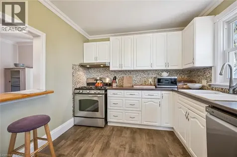 15 Waterside Avenue Cambridge ON N1R 1E8