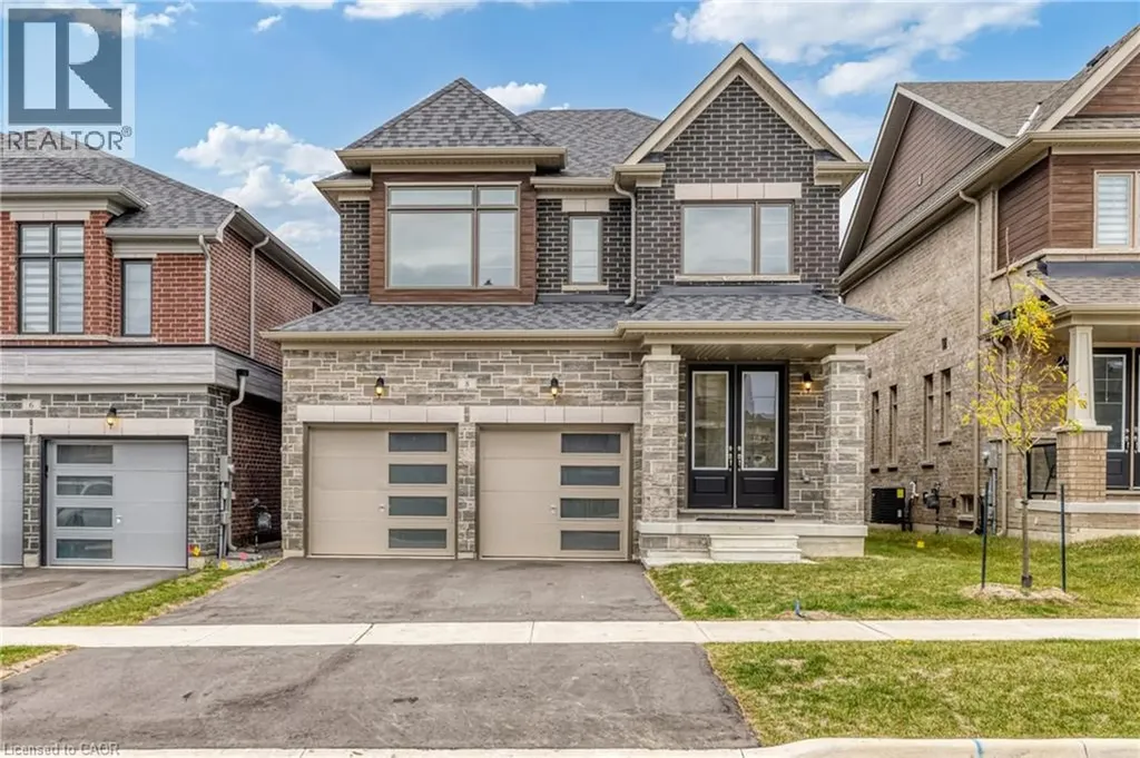 8 Daisy Street Midhurst ON L9X 2C5