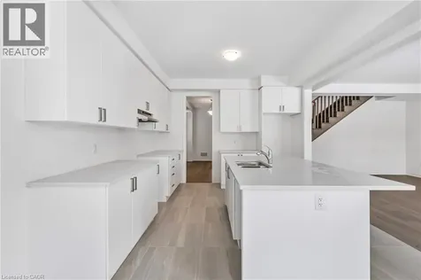 8 Daisy Street Midhurst ON L9X 2C5