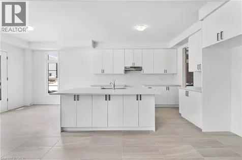 8 Daisy Street Midhurst ON L9X 2C5