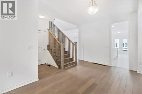 8 Daisy Street Midhurst ON L9X 2C5