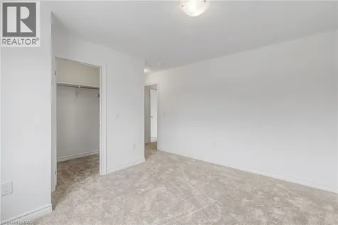 8 Daisy Street Midhurst ON L9X 2C5