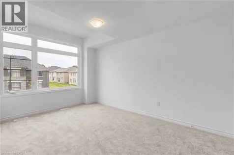 8 Daisy Street Midhurst ON L9X 2C5