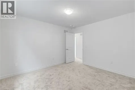 8 Daisy Street Midhurst ON L9X 2C5