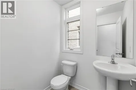 8 Daisy Street Midhurst ON L9X 2C5