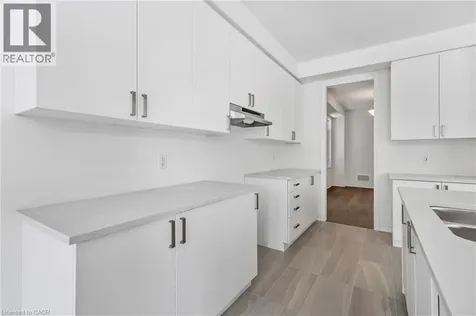 8 Daisy Street Midhurst ON L9X 2C5