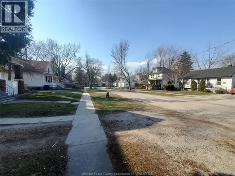 679 Piche Windsor ON N9C 3E4