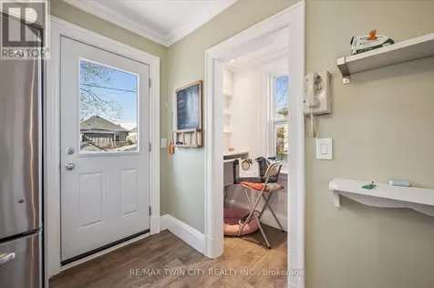 15 Waterside Avenue Cambridge ON N1R 1E8