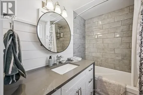 15 Waterside Avenue Cambridge ON N1R 1E8