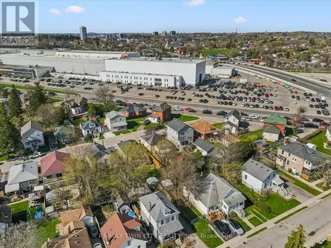 15 Waterside Avenue Cambridge ON N1R 1E8