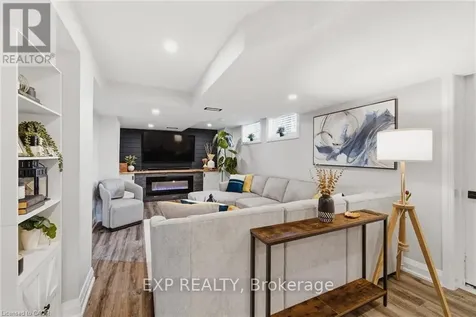 120 Elgin Crescent Waterloo ON N2J 2S4